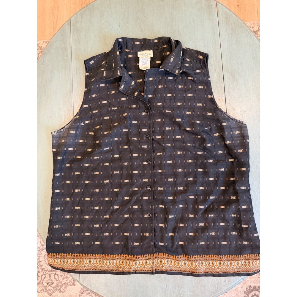 White Stag Woman Black Geometric Sleeveless Button Down Top 18W/20W W5035411